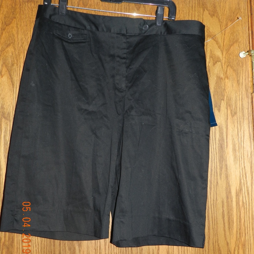 NWT Women's Jones New York Black Shorts